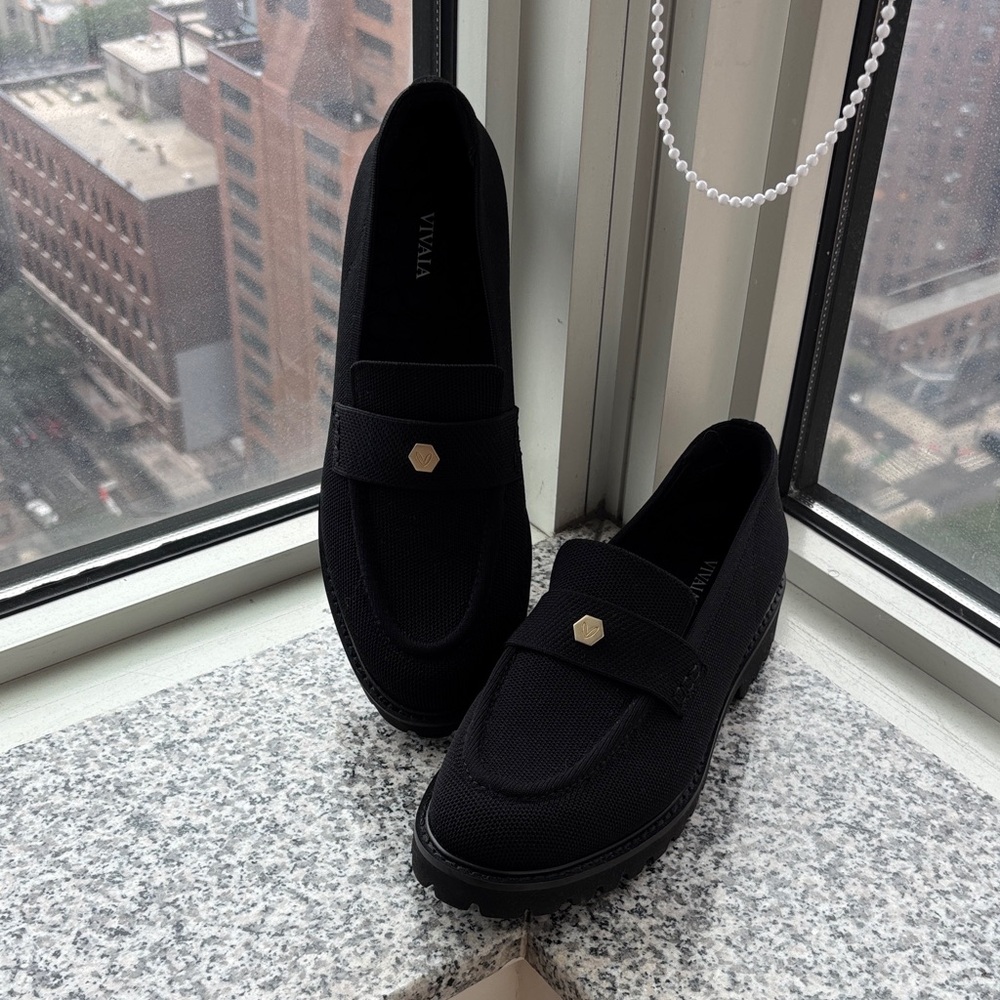 VIVAIA Black Women's Loafers
